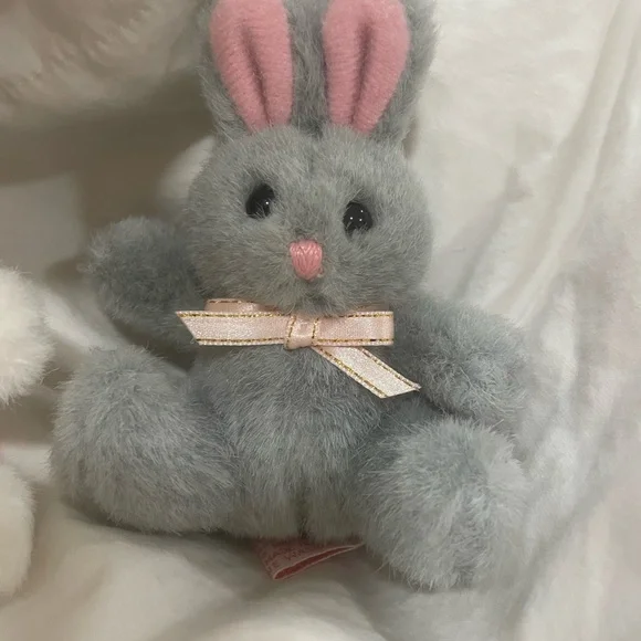 Vintage Russ Berrie Plush Bunny Trio - Brown, White, and Gray pristine 4” (3) - Picture 4 of 8